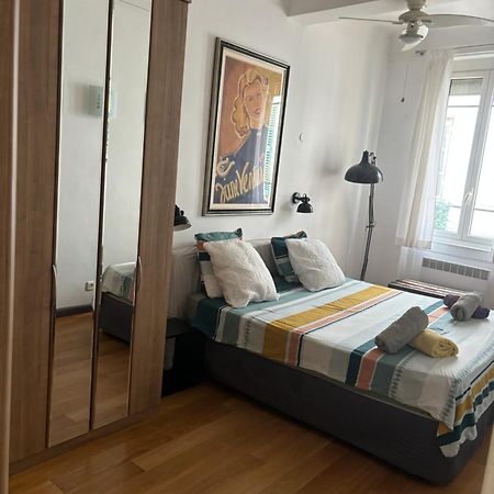 2 Bedroom Funky Apartment In The Heart Of The Old Town Of อองทีบส์ ภายนอก รูปภาพ