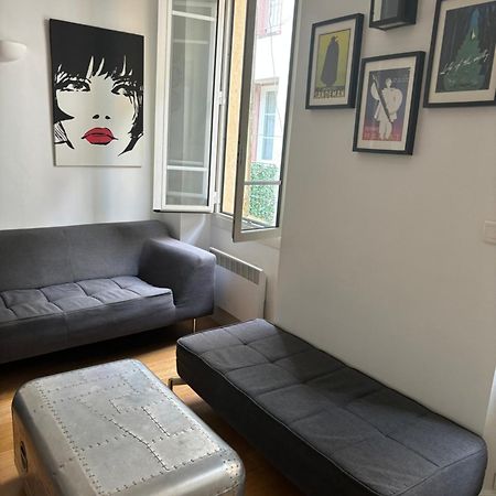 2 Bedroom Funky Apartment In The Heart Of The Old Town Of อองทีบส์ ภายนอก รูปภาพ
