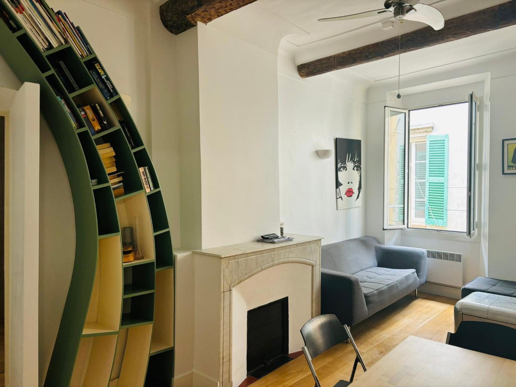 2 Bedroom Funky Apartment In The Heart Of The Old Town Of อองทีบส์ ภายนอก รูปภาพ