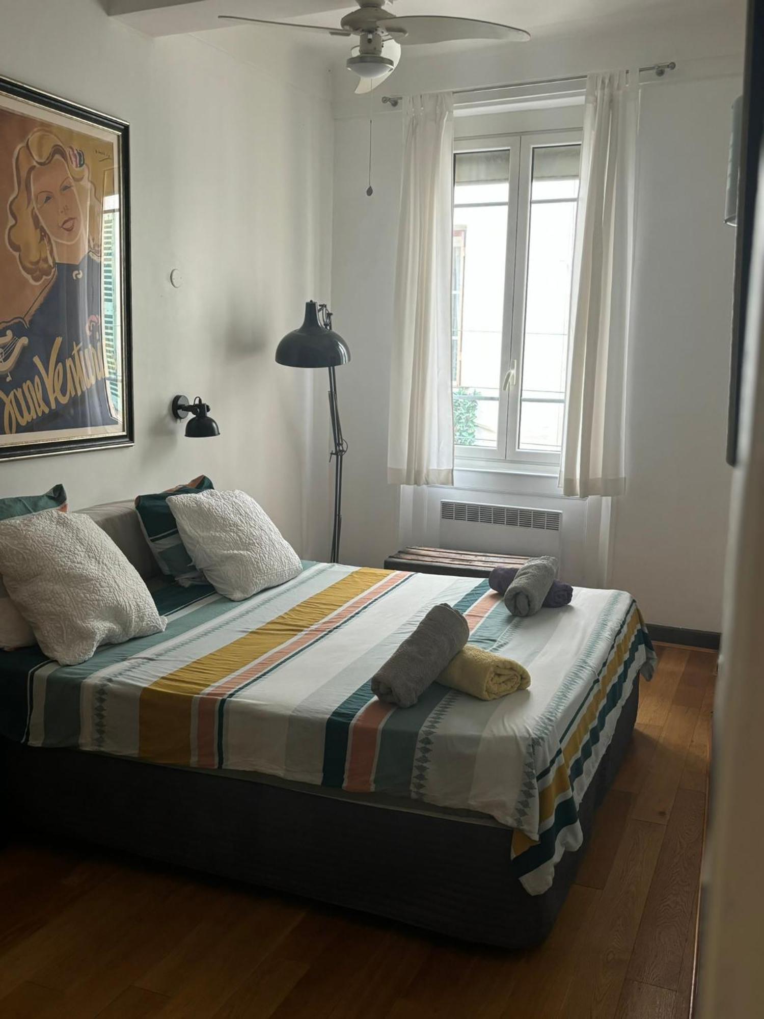 2 Bedroom Funky Apartment In The Heart Of The Old Town Of อองทีบส์ ภายนอก รูปภาพ