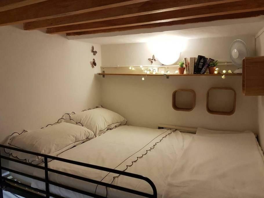 2 Bedroom Funky Apartment In The Heart Of The Old Town Of อองทีบส์ ภายนอก รูปภาพ